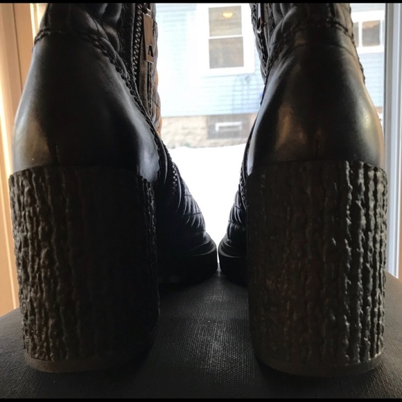 Wonderful quilted boots size 10 true to size - Picture 4 of 5